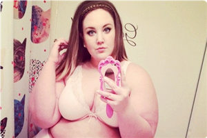 Courtney Mina Selfie